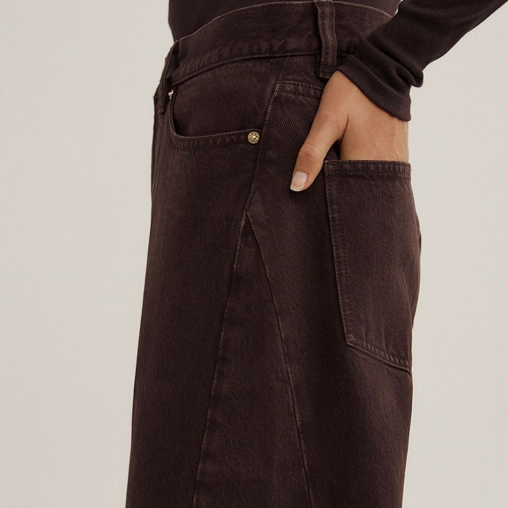 Women's brown high waisted jeans