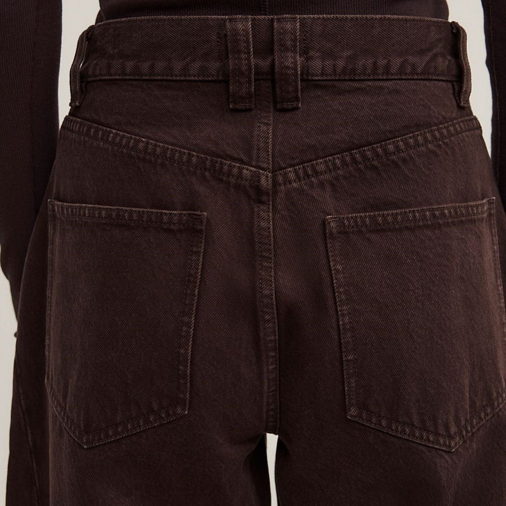 Women's brown high waisted jeans