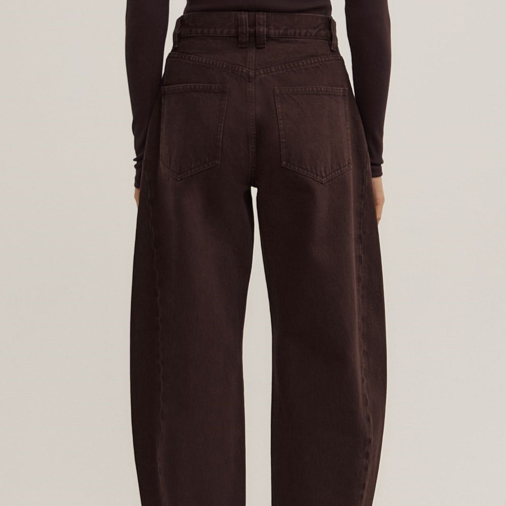 Women's brown high waisted jeans