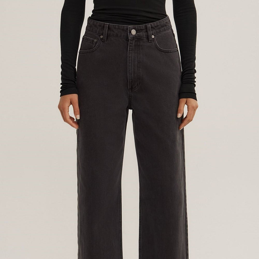 Women's wide leg jeans